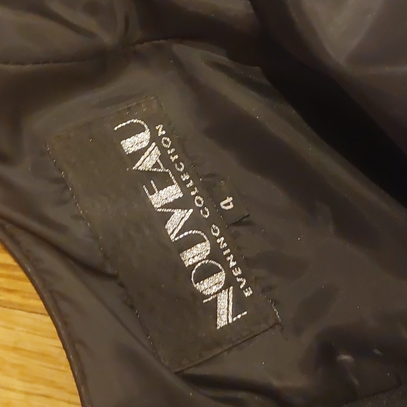 Nouveau Vintage Evening Collection Silver Sequin Disco Gown - Picture 9 of 16